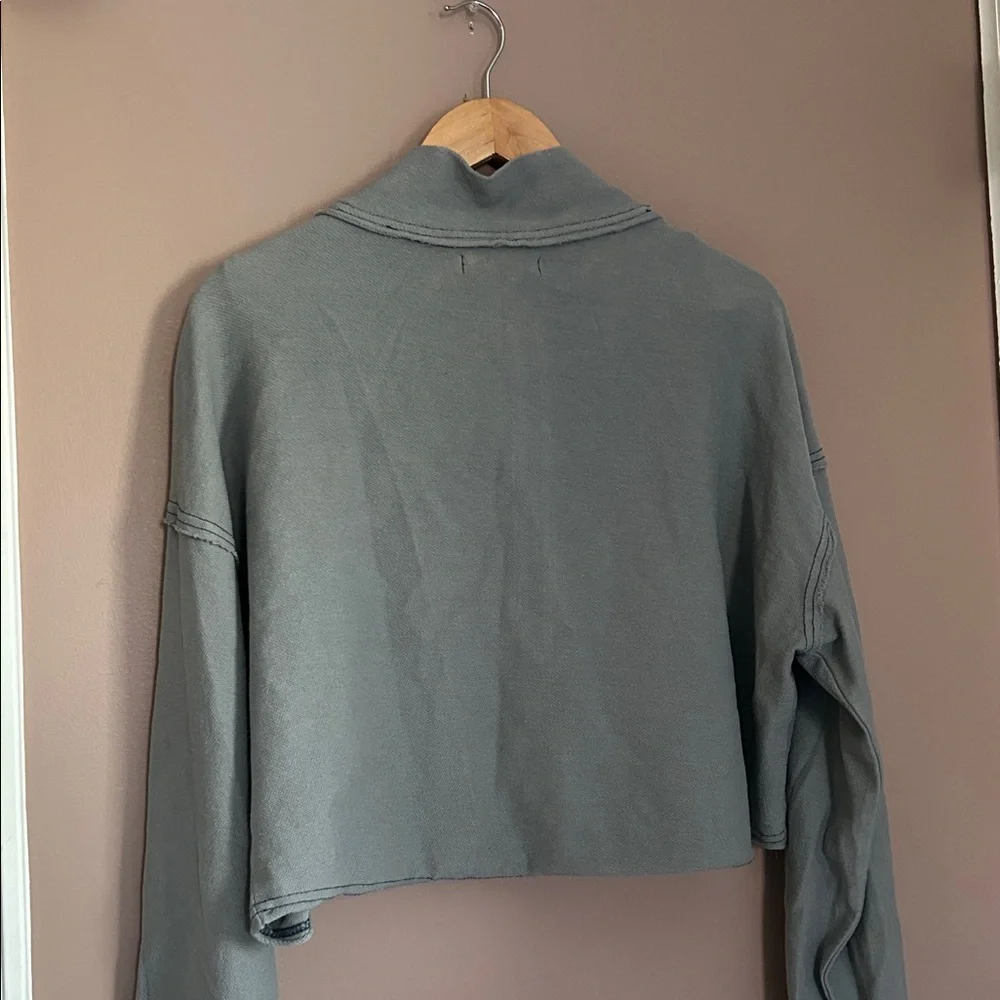 We the Free Cropped Half Zip Sweatshirt Frayed Trim Seams Cotton Size M